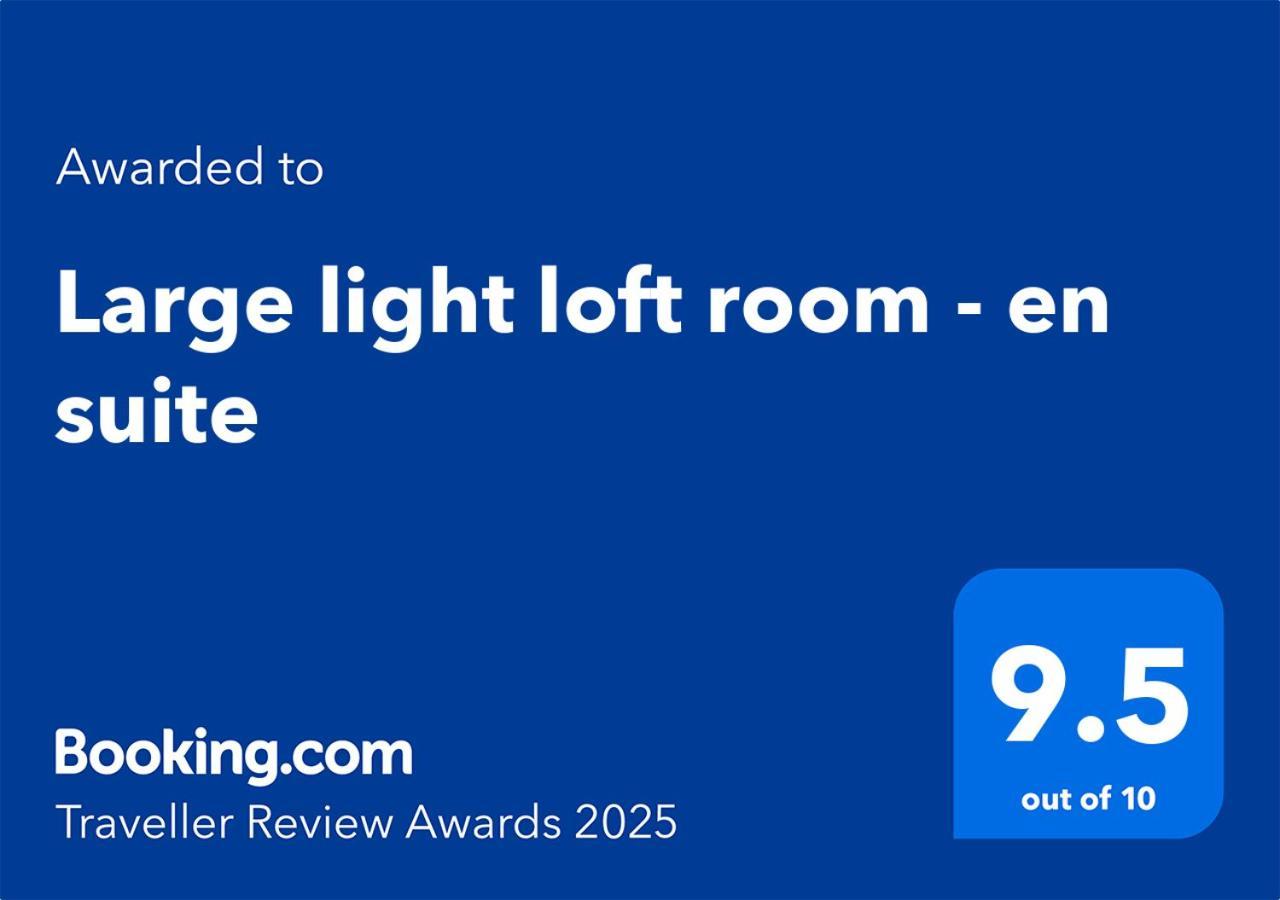 Large Light Loft Room - En Suite 布赖顿 外观 照片